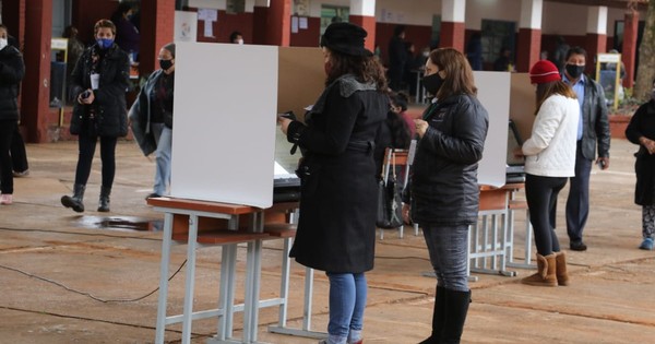 La Nación / Lista de concejales se renovó con voto preferencial, aseguran