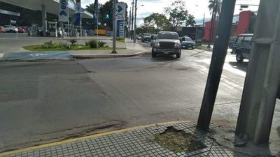 Colocan hormigón en calles, pero se “olvidan” de la pintura  - Nacionales - ABC Color