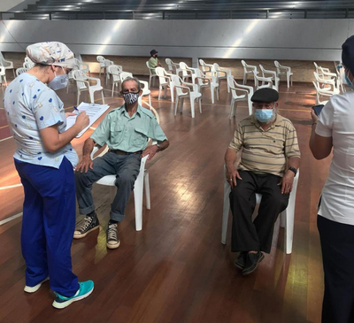Salud confirma leve descenso de infecciones por SARS-CoV-2 e insiste en medidas sanitarias