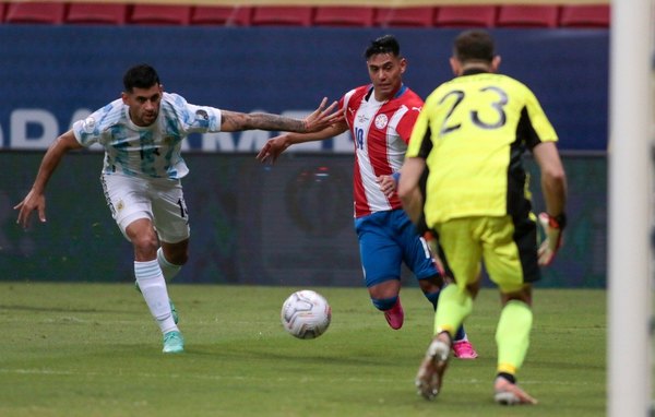 ¿Un grande del fútbol argentino está interesado en Santiago Arzamendia?