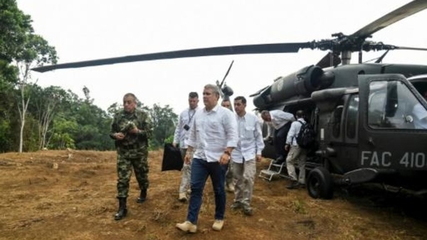 Helicóptero en el que viajaba presidente de Colombia fue atacado a tiros - Megacadena — Últimas Noticias de Paraguay