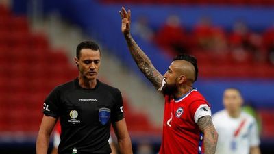 El audio del VAR Chile vs Paraguay: "Es cabeza, todo cabeza"
