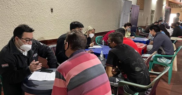 La Nación / Ministerio de Justicia y juezas de ejecución asisten a personas privadas de libertad en Villarrica