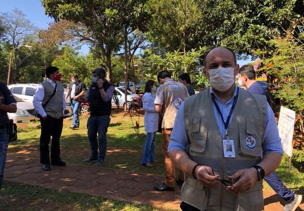 Exviceministro de Salud, Julio Rolón, asume como director del Hospital del Cáncer - Nacionales - ABC Color