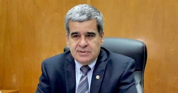 La Nación / Por denunciar mal uso de fondos remueven a Halley