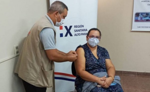 Inmunizarán solo con primera dosis en la Gobernación