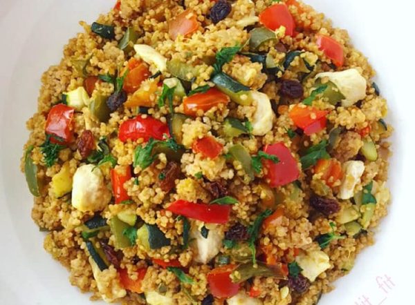 Ensalada de cous cous y salsa de yogurt