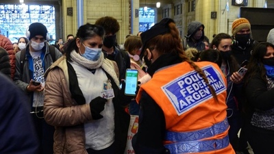 Argentina extiende restricciones