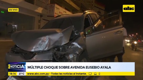 Choque múltiple sobre Avda. Eusebio Ayala deja varios daños materiales - Nacionales - ABC Color