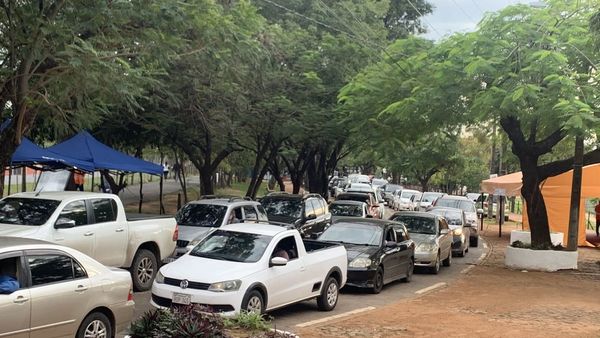 Salud retoma vacunación de personas de 52 años
