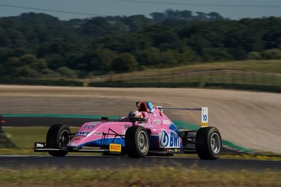 Duerksen clasifica dentro del Top 10 en Vallelunga