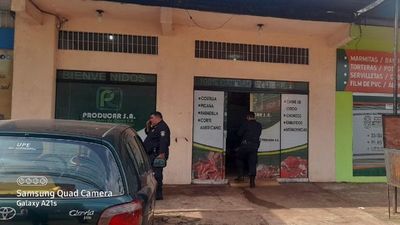 Motochorros asaltan local de carnes en Ciudad del Este