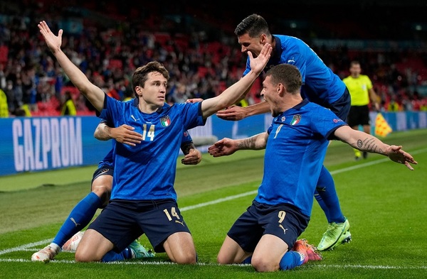 Italia se mete en cuartos tras vencer a Austria en el tiempo extra