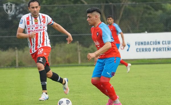 Golazo de Cerro en su primer amistoso, tras 14 pases consecutivos