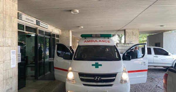 La Nación / Donan ambulancia como compensación por evasión fiscal