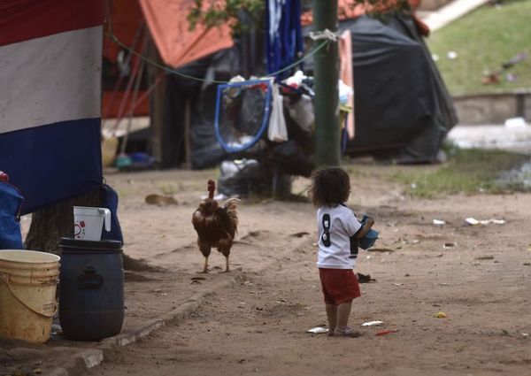 Trasladan a niños y mujeres indígenas de Plaza de Armas a albergue - Nacionales - ABC Color