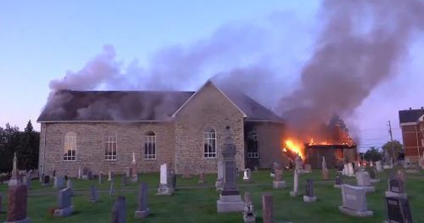 La Nación / Nuevos incendios en iglesias católicas en territorios autóctonos de Canadá