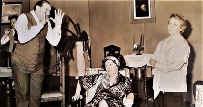 La Nación / El teatro y la radio