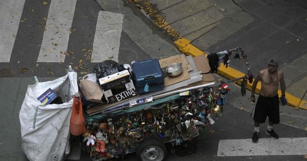 La Nación / Es el peso específico de la palabra lo que desenmascara a necios y necias