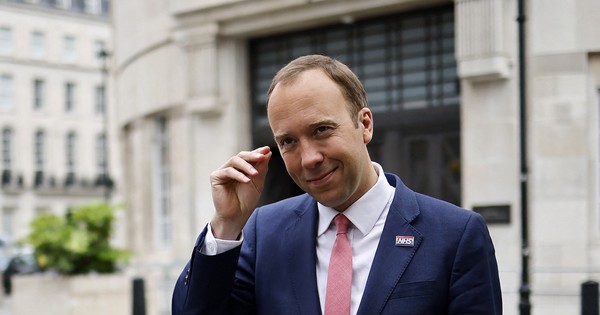 La Nación / Dimite el ministro de Salud británico por violar reglas sanitarias