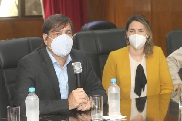 Crónica / Bataglia puso a Ceci en medio de cañeada
