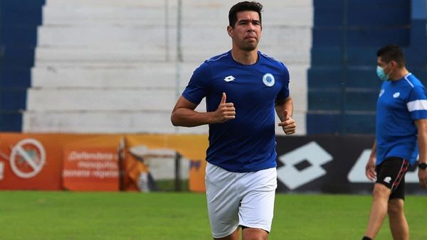 Marcos a un paso y van por Topo Cáceres