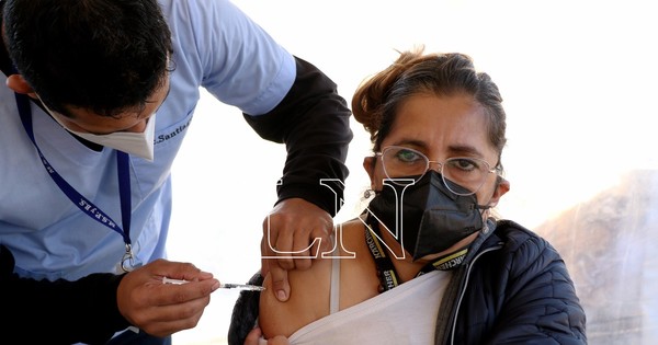 La Nación / Pendientes de vacunación pueden acudir hoy para recibir la primera dosis