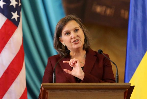 Llega subsecretaria de Estado de EEUU y se concretaría donación de parte de 80 millones de vacunas - ADN Digital