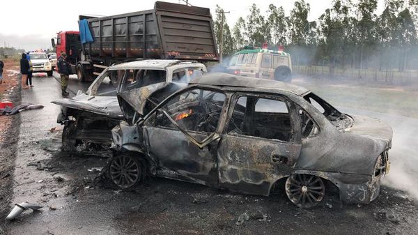 Un muerto y cuatro heridos durante colisión e incendio de vehículos en Concepción - Nacionales - ABC Color