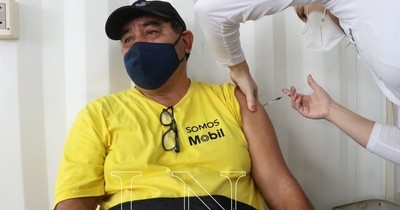 La Nación / COVID-19: mañana se inicia vacunación a personas de 50 años cumplidos en adelante