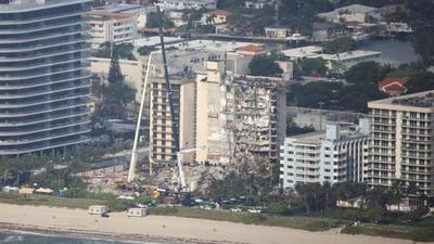 Sube a nueve cifra de muertos tras derrumbe en Miami: Identificaron a cuatro