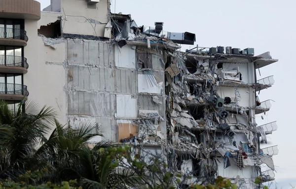 Miami: sube a nueve el número de fallecidos tras derrumbe de edificio