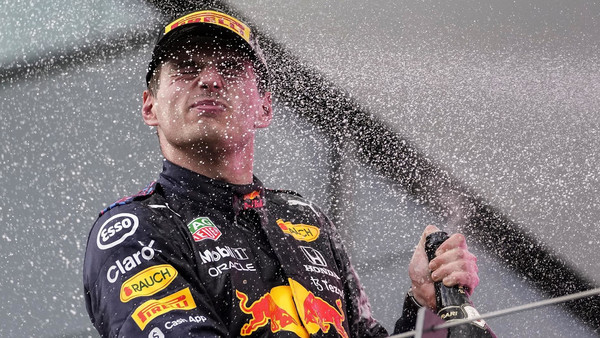 Verstappen se alza con el GP de Estiria