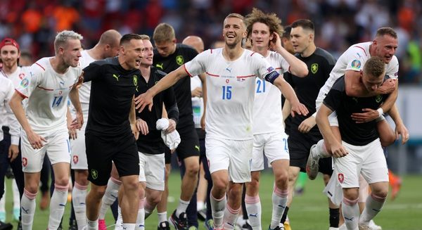 República Checa sorprende a Países Bajos y se instala en cuartos de la Eurocopa