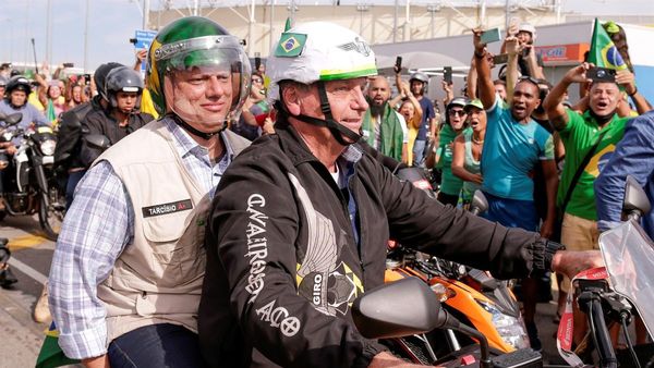Bolsonaro, en la picota por una factura millonaria de vacunas indias