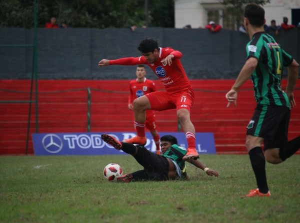 El Matarife se frenó ante Pinozá - APF