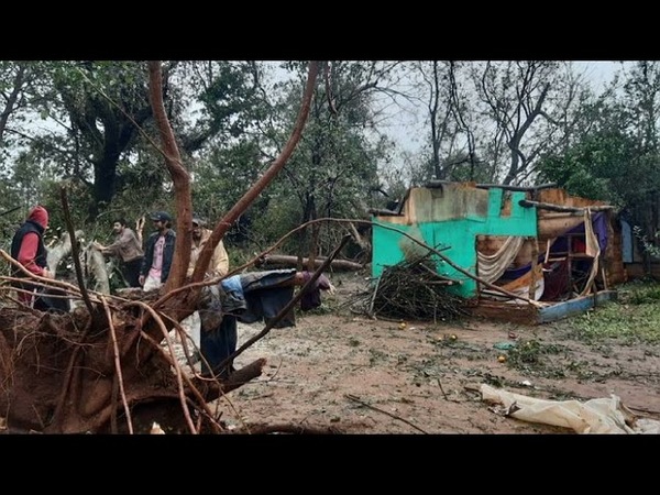 UNAS 250 VIVIENDAS DESTROZADAS TRAS TEMPORAL EN CAAGUAZÚ