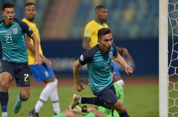 Ecuador empata al vigente campeón y clasifica a cuartos
