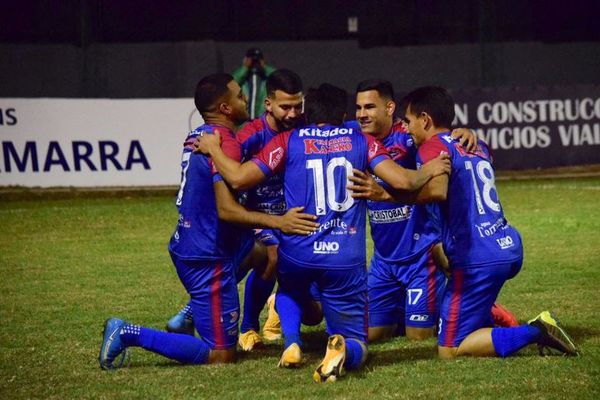 Independiente gana con un triplete de Ferreira - Fútbol de Ascenso de Paraguay - ABC Color