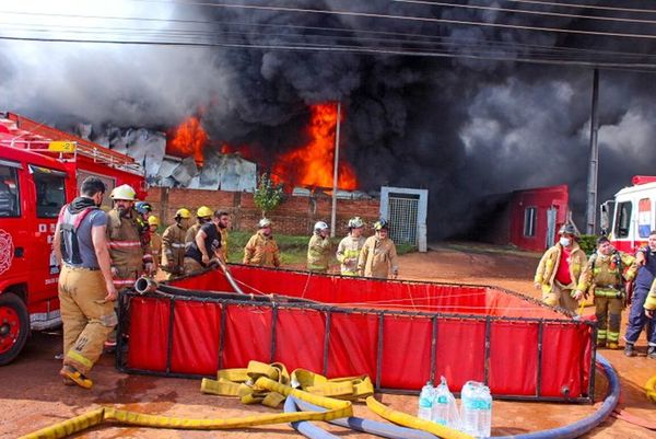 Lamentan incendio en fábrica que daba decenas de empleos - ABC en el Este - ABC Color