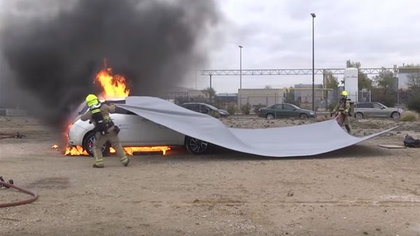 Crónica / Noruegos valé crean una manta antifuego