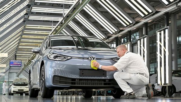Volkswagen dejará de vender motores a combustión en UE
