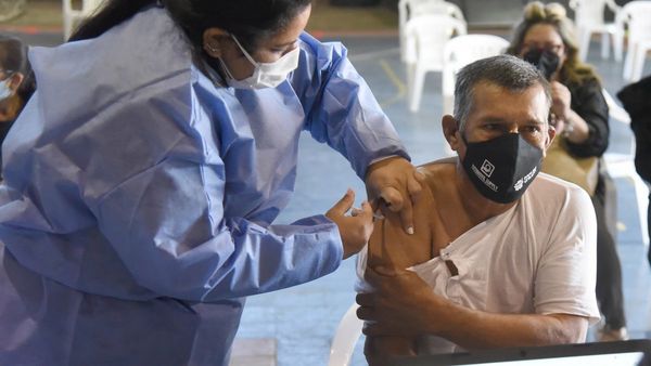 Casi 54.000 personas de 50 y 51 años se anotaron para vacunarse
