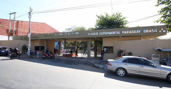 La Nación / Estudiantes de la UNA anuncian movilización de Caacupé a Asunción por cierre de una carrera