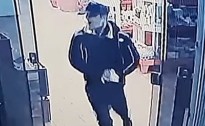 Comerciante fue herida en la rodilla tras forcejear con asaltante