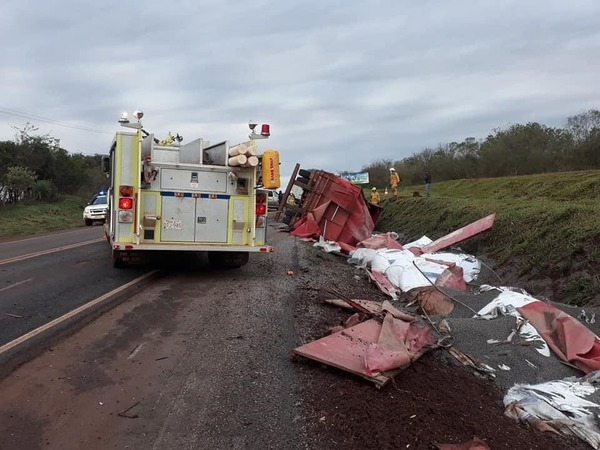 ALTO PARANÁ: ACCIDENTE FATAL TRAS VUELCO DE CAMIÓN