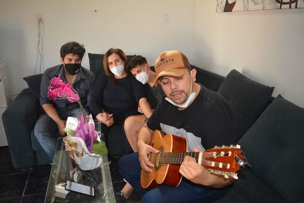 Serenatas ayudaron a superar cuadro grave de COVID-19 - Nacionales - ABC Color