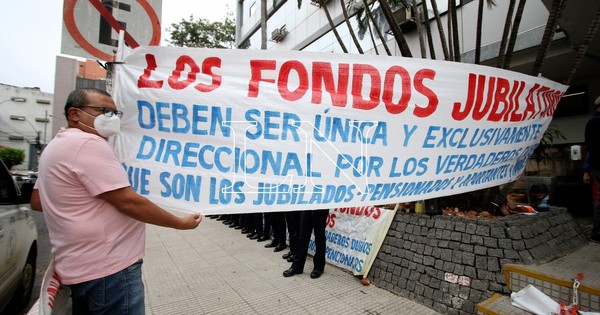 La Nación / “Estamos procesalmente muy lejos de un posible colapso”, dice consejero del IPS