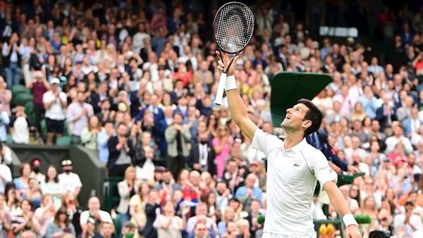 Novak Djokovic evita la sorpresa en su estreno en Wimbledon