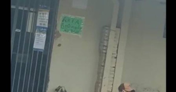 La Nación / Madre agradece a su hijo que le llevó serenata mientras estuvo internada por COVID-19
